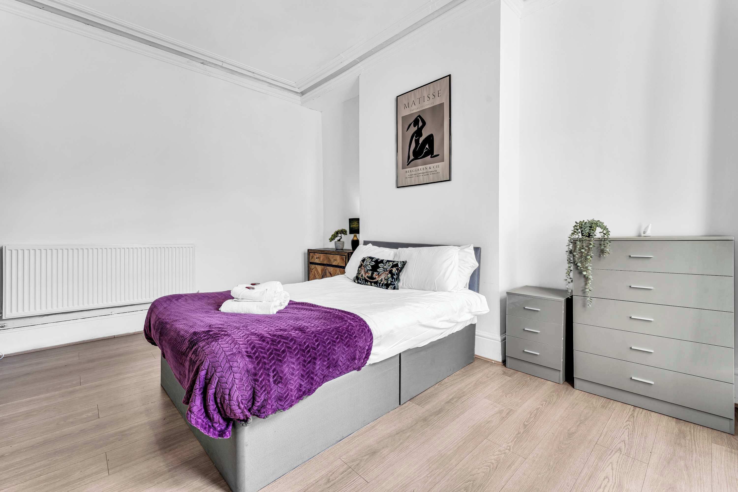 7 chambres, fer et planche à repasser, Wi-Fi, draps fournis