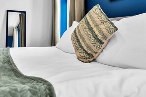 7 chambres, fer et planche à repasser, Wi-Fi, draps fournis