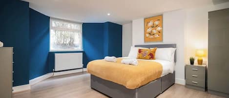 7 slaapkamers, een strijkplank/strijkijzer, wifi, beddengoed