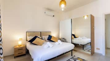 1 camera, una cassaforte in camera, ferro/asse da stiro