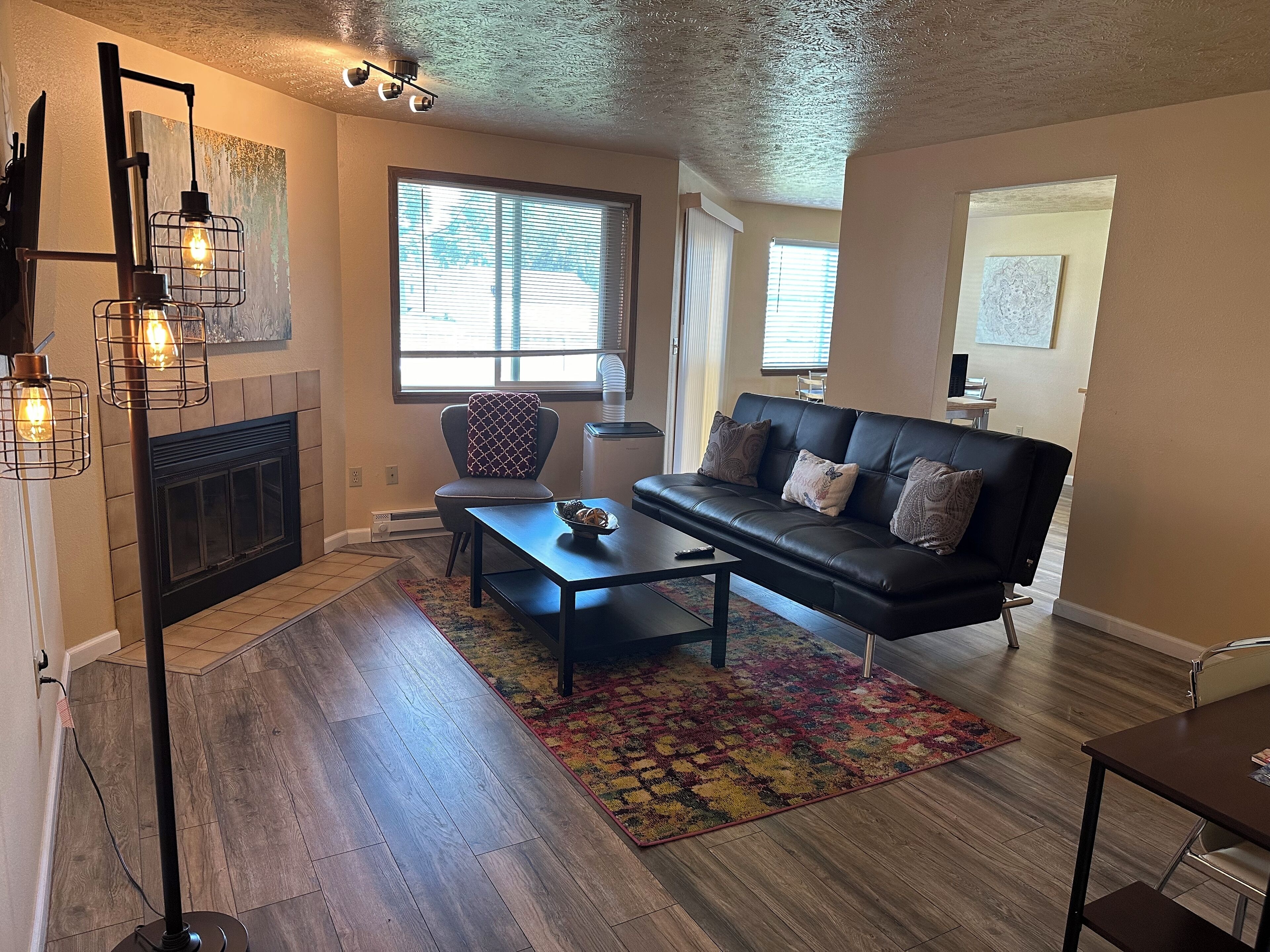 Beautiful East Valley 2BR APT 3