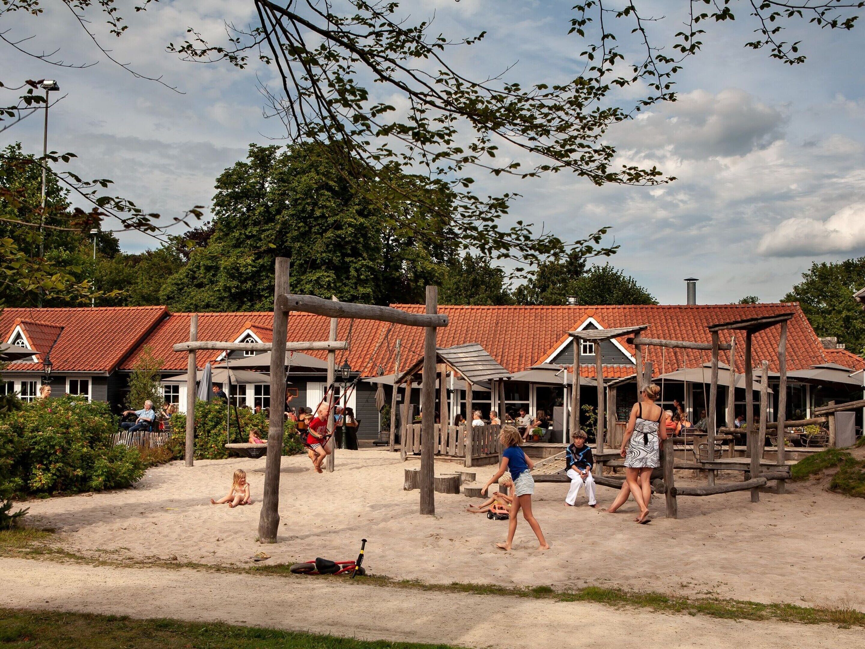 บ้านพัก | บริเวณที่พัก