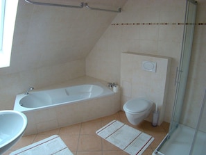 Apartment | Bathroom