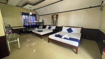 Quarto família, vista para a montanha | Roupa de cama