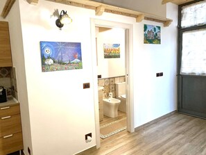 Dusche, Haartrockner, Bidet, Handtücher