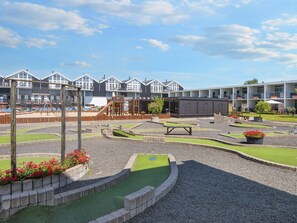 Apartment | Property grounds - 6 Person Holiday Home Glesborg (Glesborg)