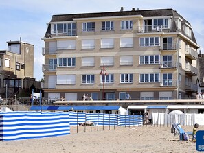 Exterior - Seaview Stay w/ Parking (De Haan)