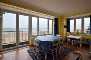 Apartment | Dining - Seaview Stay w/ Parking (De Haan)