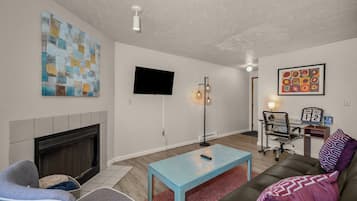 TV, fireplace