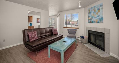 Beautiful 2BR APT 4 ⭑ Workspace ⭑ Keurig ⭑ AC