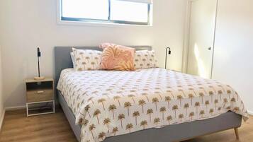 4 chambres, fer et planche Ă repasser, lit parapluie, draps fournis