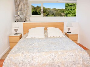 House | 4 bedrooms, iron/ironing board - Spacious Holiday Home With Garden (Mouans-Sartoux)