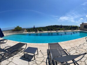Outdoor pool - Spacious Holiday Home With Garden (Mouans-Sartoux)