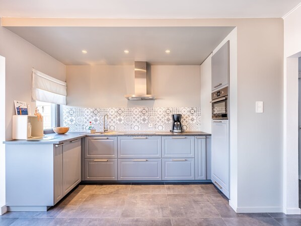 Lägenhet | Eget kök | Vattenkokare, brödrost och barnstol