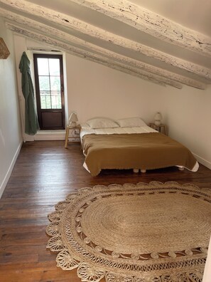 5 Schlafzimmer, Bügeleisen/Bügelbrett, kostenloses WLAN, Bettwäsche