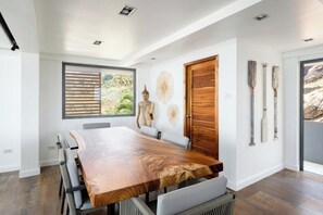 Exclusive Villa, Ocean View | Dining room