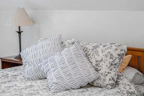 3 habitaciones, escritorio, tabla de planchar con plancha y wifi 