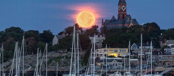 Sailors Aweigh: Cozy Marblehead stay - 3BR w/ Outdoor Space - Walk to Festival and Harbor!