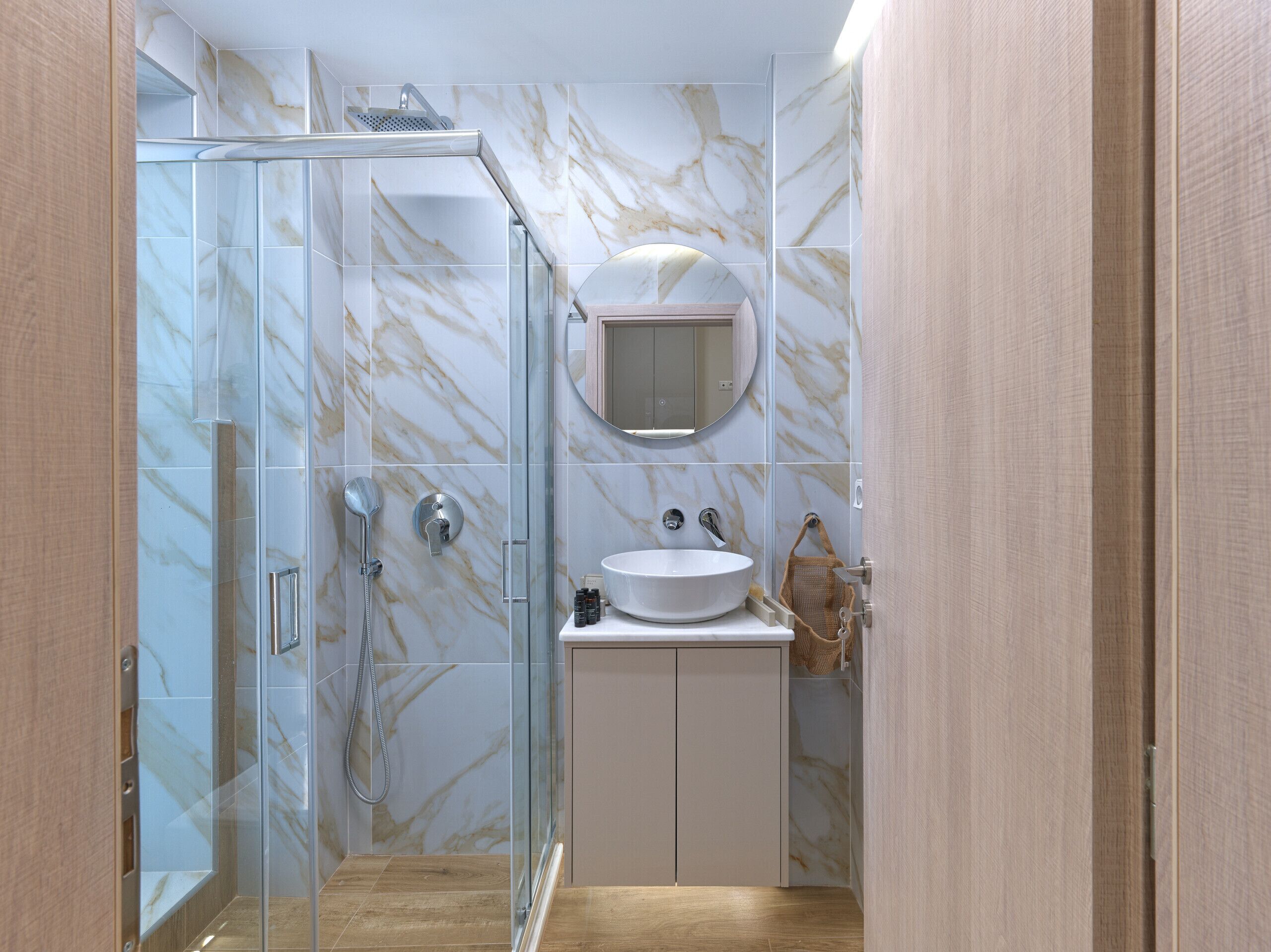 淋浴设施、吹风机