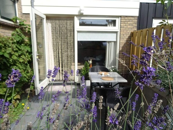 Dining - Mooy aan Zee Modern Retreat (Callantsoog)