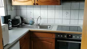 Frigorífic, microones, forn i placa de cuina