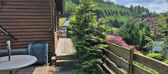 Small vacation home with charm, right by the forest
