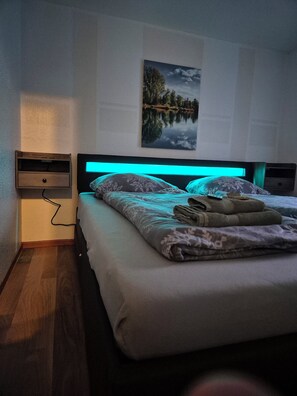 1 bedroom, free WiFi, bed sheets