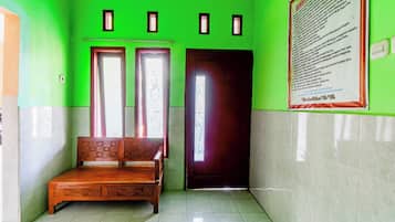 Ruang duduk lobi