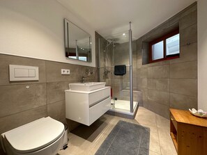 Apartment | Bathroom