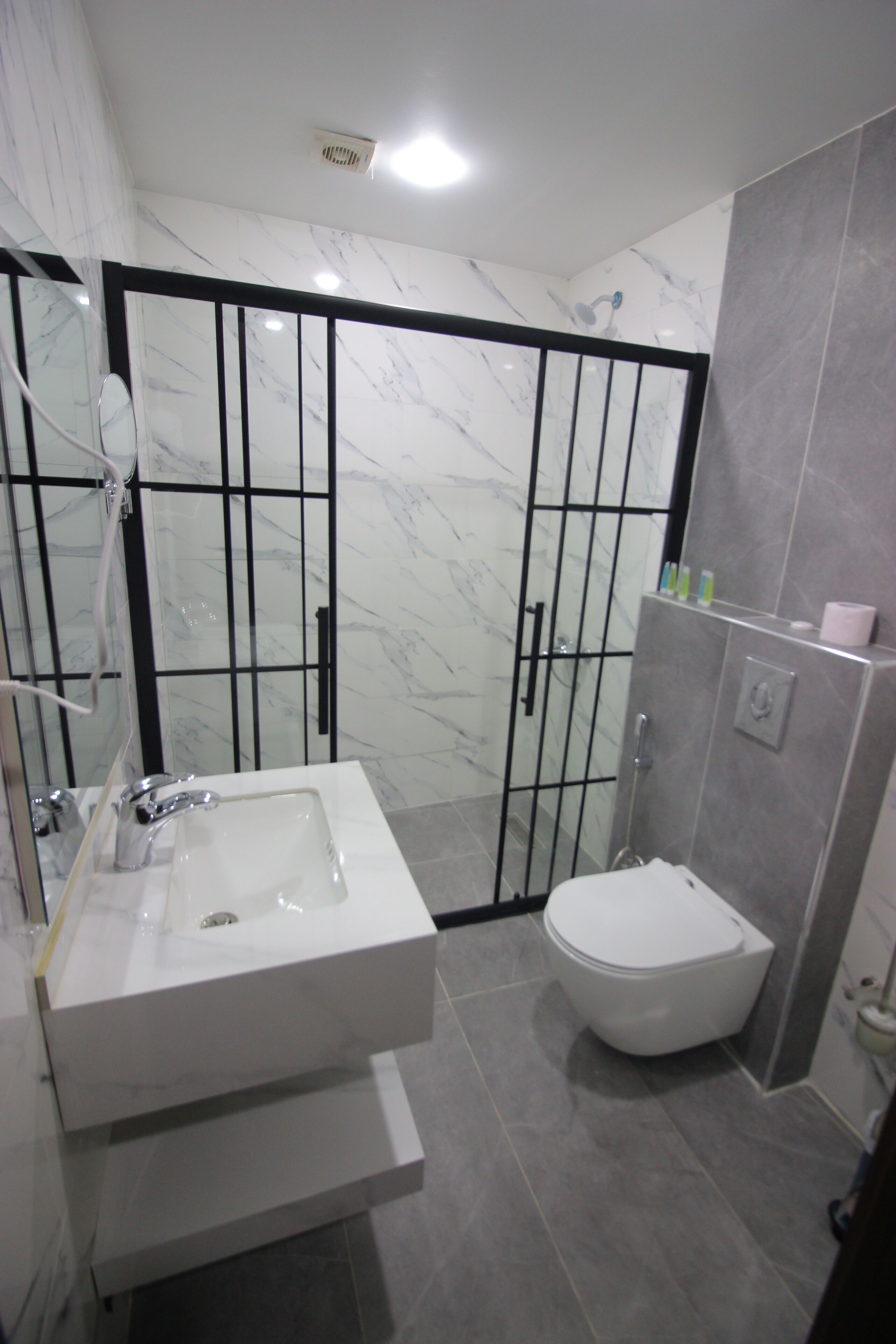 Chambre Double Deluxe, 1 très grand lit | Salle de bain