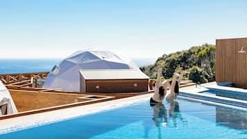 6 albercas al aire libre