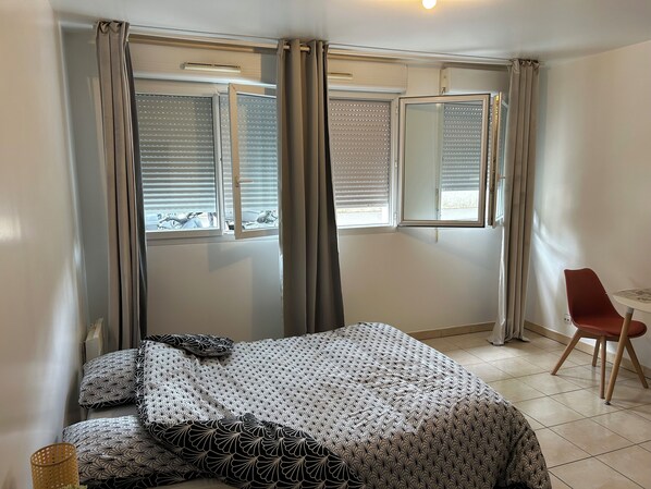 1 sovrum, strykjärn/strykbräda, wi-fi och sängkläder