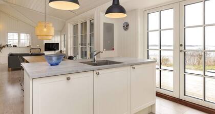 6 Person Holiday Home in Martofte