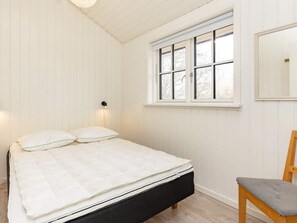 House | 3 bedrooms, individually furnished - 6 Person Holiday Home in Martofte (Martofte)
