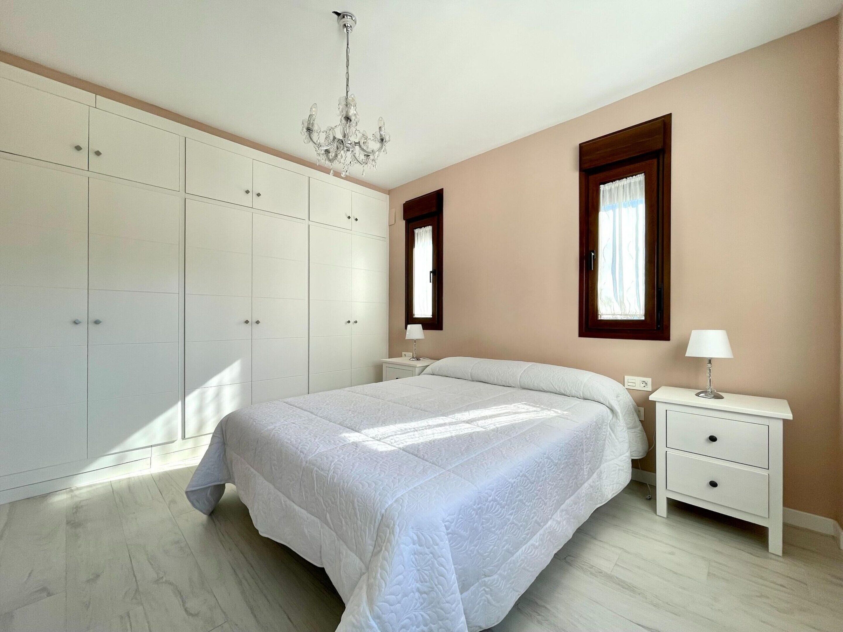 Villa | 5 bedrooms, individually furnished, iron/ironing board, bed sheets