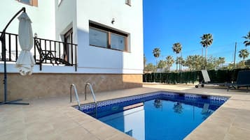 Vila | Kolam renang | Kolam renang indoor dan kolam renang outdoor