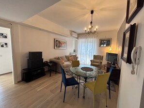 Smart TV, books, computer monitors