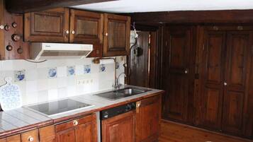 Apartment | Private kitchen | Oven, electric kettle, toaster, highchair