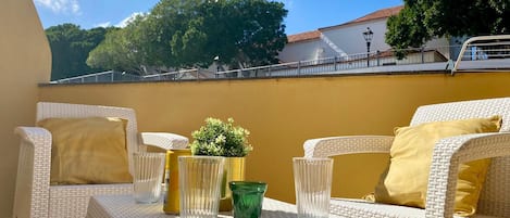 屋外ダイニングエリア