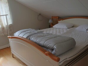 House | 1 bedroom, individually furnished