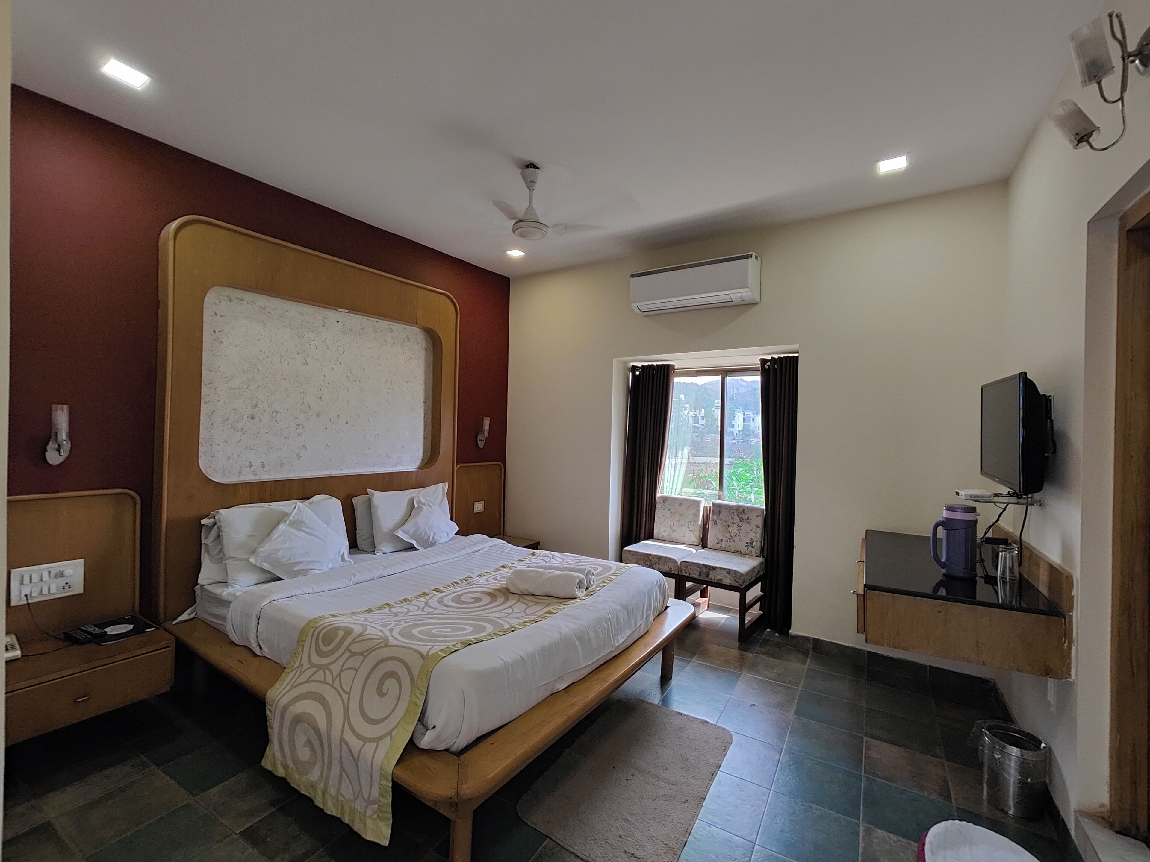 Comfort-Zimmer | Hochwertige Bettwaren, kostenloses WLAN, Bettwäsche