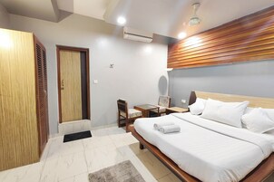 Superior Room | Premium bedding, free WiFi, bed sheets