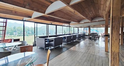 Hotel maharaja international