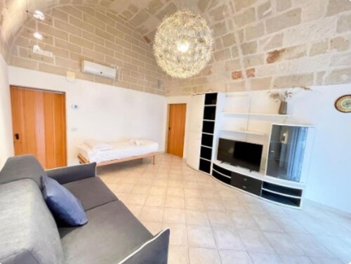 In the center of Monopoli, ideal reference for all kinds of vacationers