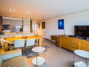 Apartment | Dining - Apartment on 9th Floor With Terrace (Middelkerke)