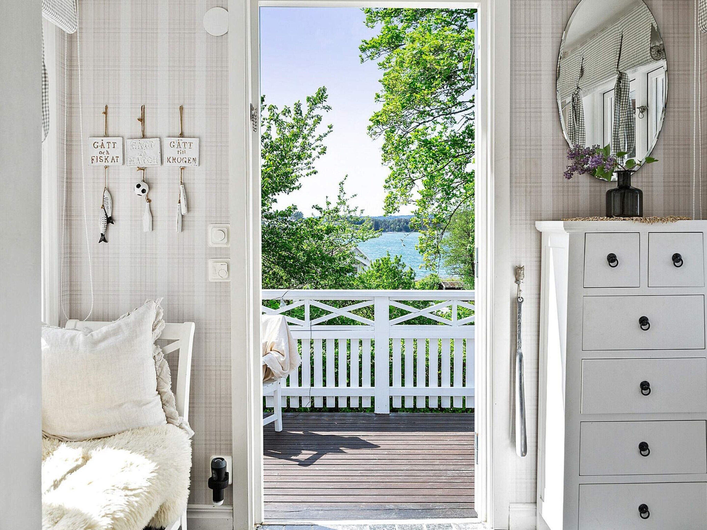 House | Water view