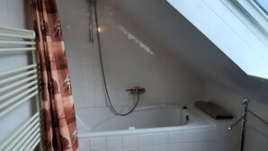 Apartment | Badezimmer