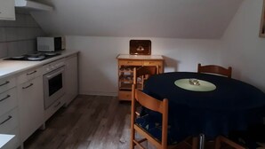 Apartment | Private kitchen - Sonniges Dachgeschoss-refugium, Wildemann (Clausthal-Zellerfeld)