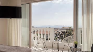 5 slaapkamers, een kluis op de kamer, een bureau