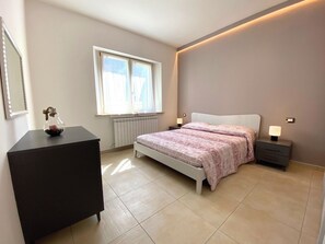 2 camere, ferro/asse da stiro, Wi-Fi gratuito, lenzuola